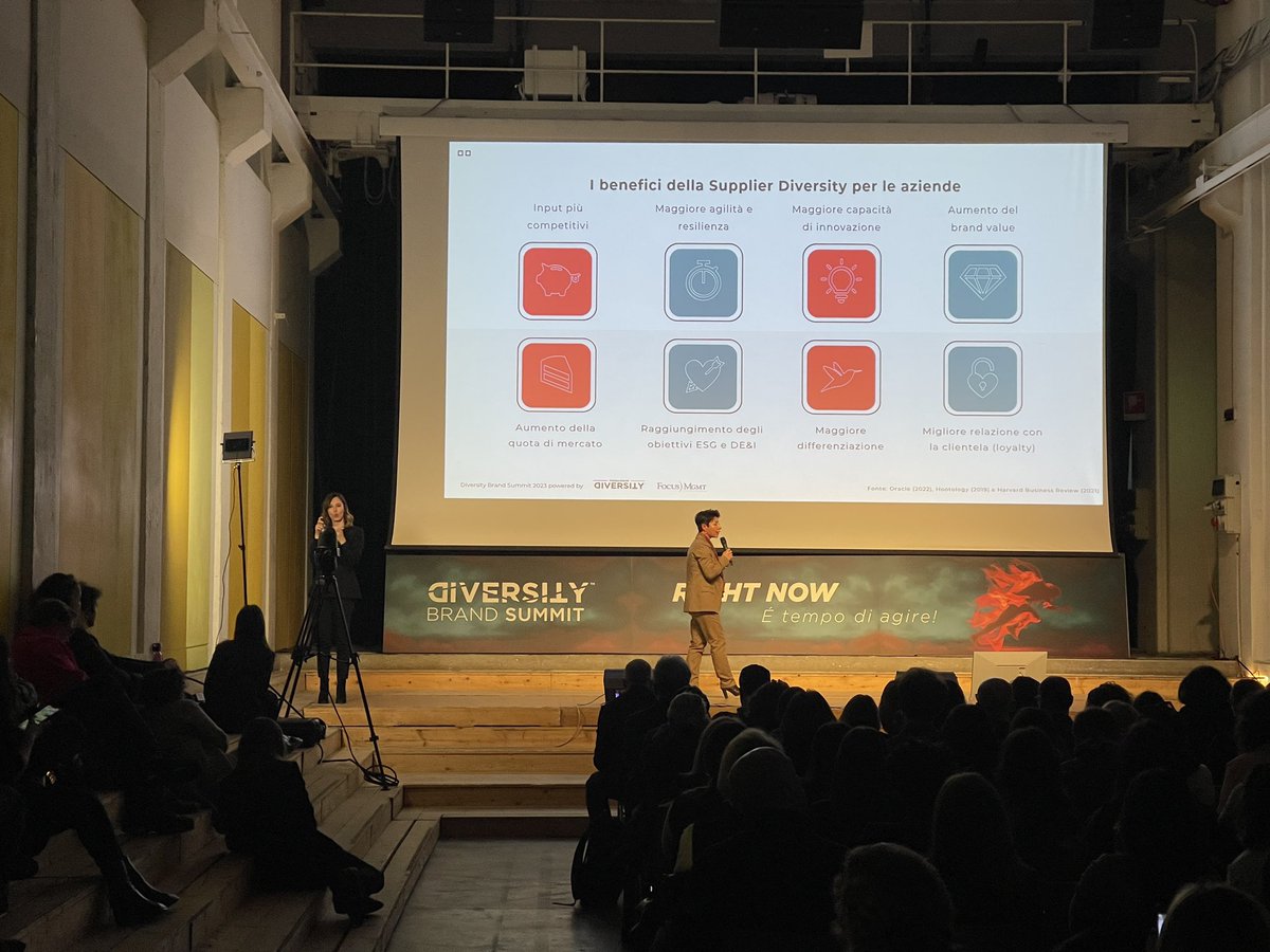 EmAcconciamessa tweet media