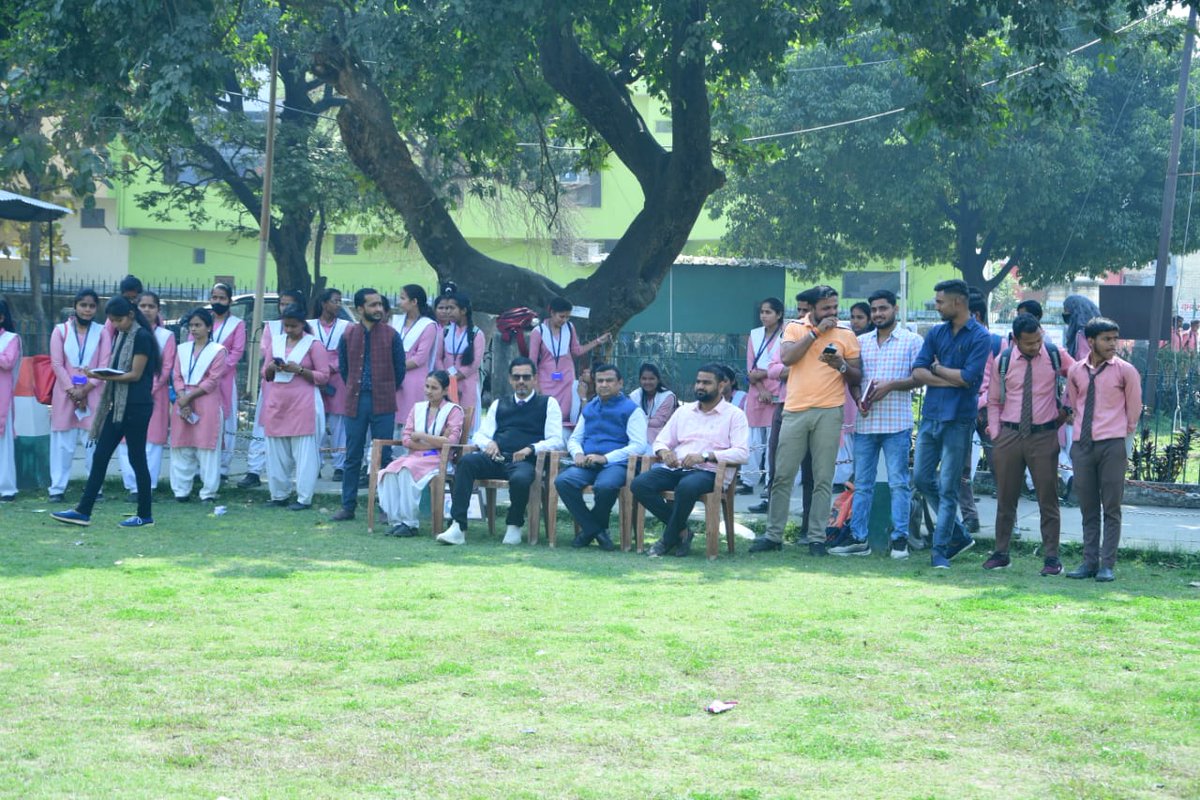 अखिल भारतीय विद्यार्थी परिषद बलरामपुर एमएलके पीजी कॉलेज द्वारा नगर के एमएलके पीजी कॉलेज में नारी सशक्तिकरण के विषय पर ओपन माइक कार्यक्रम का आयोजन किया गया।
#abvpawadh
#abvpvoice
#abvp_balrampur