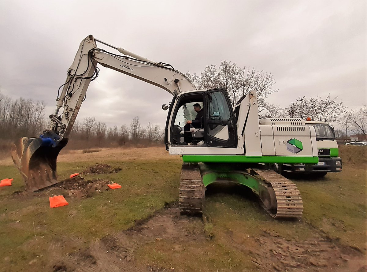 #ContarinaNews Iniziati oggi i lavori di rimodellazione superficiale e bonifica dell’ex discarica di via Orsenigo a Treviso. Su 96.000 metri quadrati sorgeranno un bosco urbano🌳e un campo fotovoltaico☀️da 1 MW ⚡ che fornirà energia agli edifici pubblici