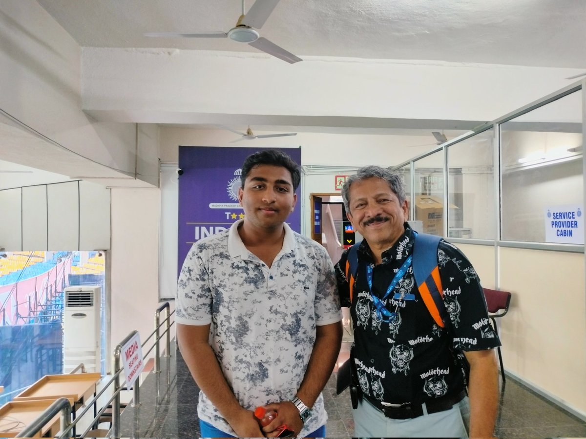 Met Mr. Sunandan Lele at Holkar Stadium Today. Whata gem of a person he is , motivated me , and was humble enough to click a picture with me . Love him to bits❤️.