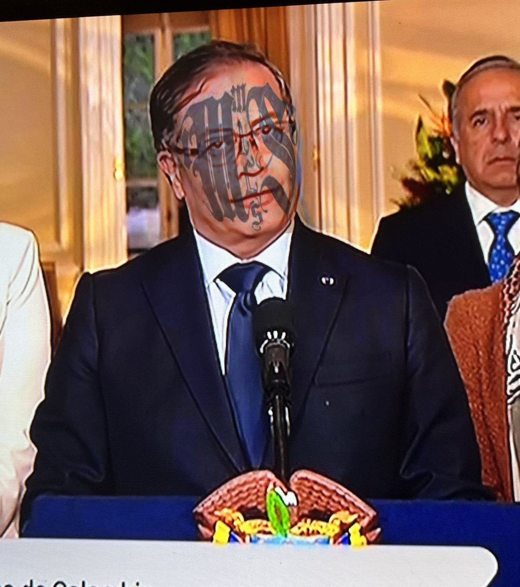 Alfonso67766030's tweet photo. Presidente @nayibbukele en Colombia existe un SALVATRUCHA y tiene dos ALÍAS #AliasElCaca Y #AliasAureliano miembro activo del M19. @petrogustavo https://t.co/9CeEJfNa5g