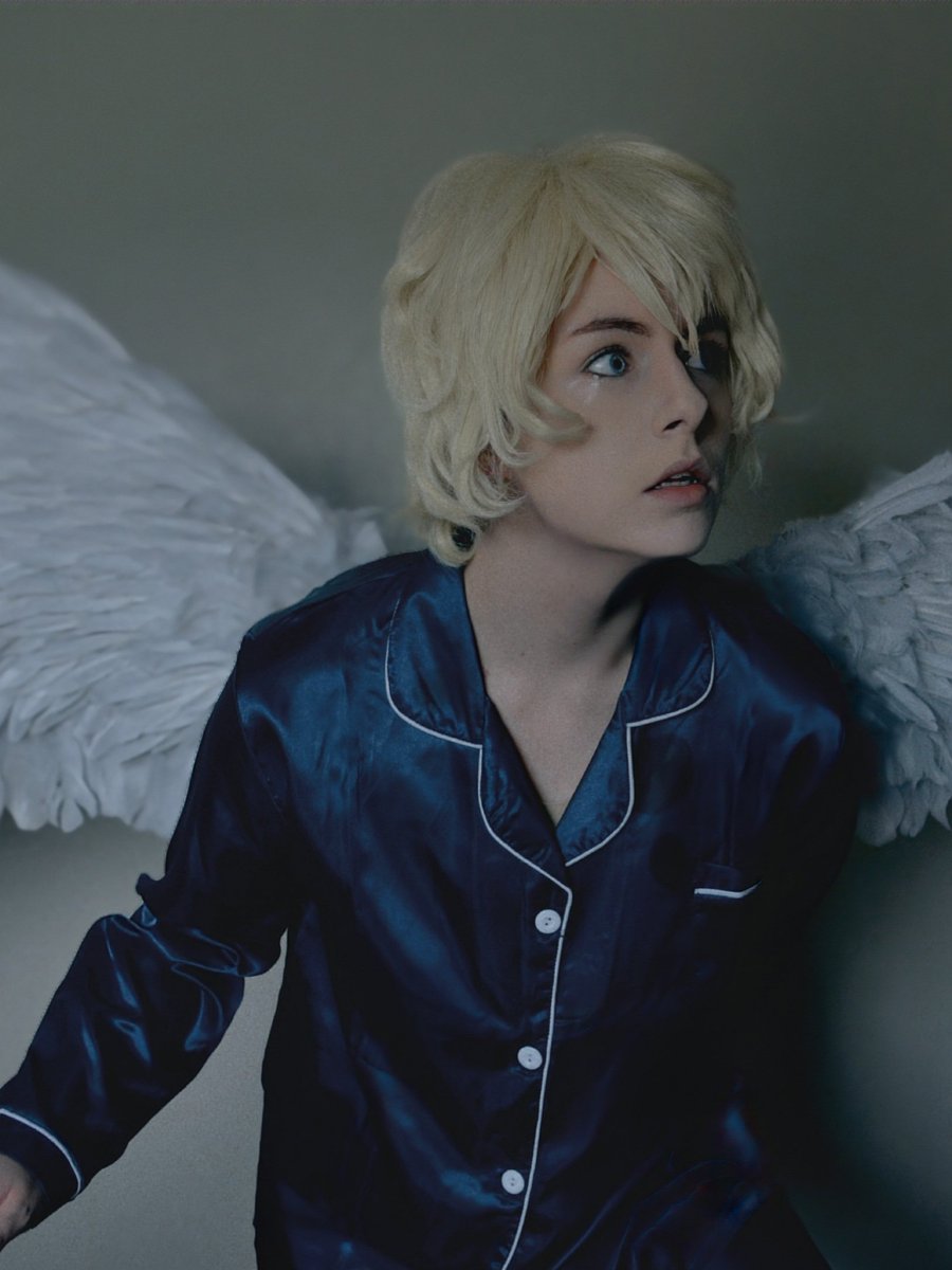 kez_is_dead's tweet photo. In honour of more mika angel from the recent chapter here's some old cosplay ✨️
#mikaelahyakuya #angelmika #owarinoseraph #cosplay https://t.co/otY4RPOIkk