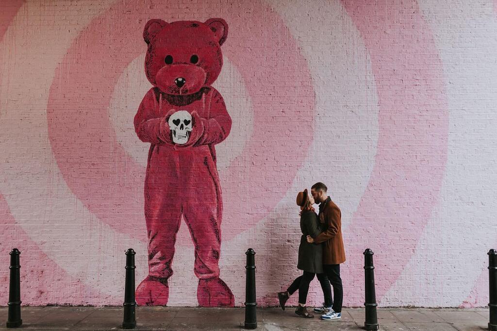 The weather is right, this time in life is perfect. Let’s wander, create memories and make some photos to remember today in the future. 
London engagement with Nat+Michael. ✨🖤
.
.
.
.
#london #engagement #alternativeweddingphotographer #portraitcolle… instagr.am/p/CpS5C-dM91M/