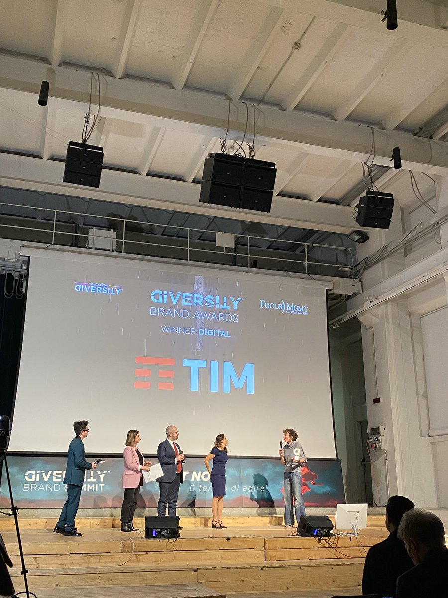 . <a href="/TIM_Official/">TIM Official</a> vince il Diversity Brand Award per la categoria Digital. Congratulazioni #DBS2023 #RIGHTNOW <a href="/diversitylab/">diversitylab</a>