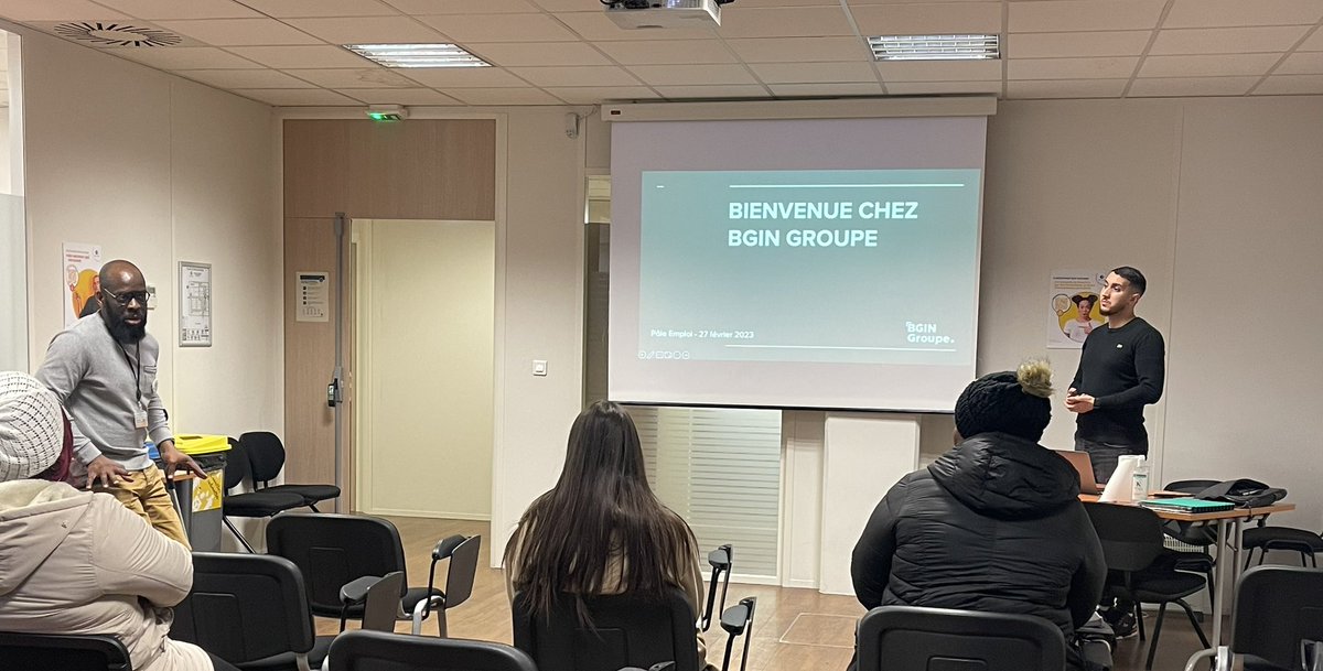 Fidel_k4's tweet photo. Session de recrutement pour l’ouverture du restaurant @ChickenStreetFR à venir à @VilledOrleans plusieurs postes à pourvoir. L’occasion de mobiliser l’#afest pour former nos candidats merci au groupe #bgin pour la confiance 🤝
@driss_1402 @christellevanc2 https://t.co/VqbkLGsNQy