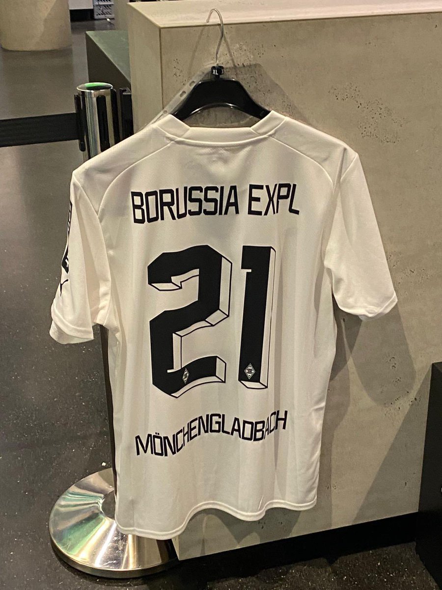 +++ GEWINNSPIEL +++
@BorussiaExpl verlost das aktuelle Heimtrikot der Fohlenelf - signiert von Eugen #Polanski!

Das Gewinnspiel geht bis zum 16.03.23 - 19:00 Uhr.
Die Teilnahmebedingungen sind unten ausgeführt!
Viel Erfolg!