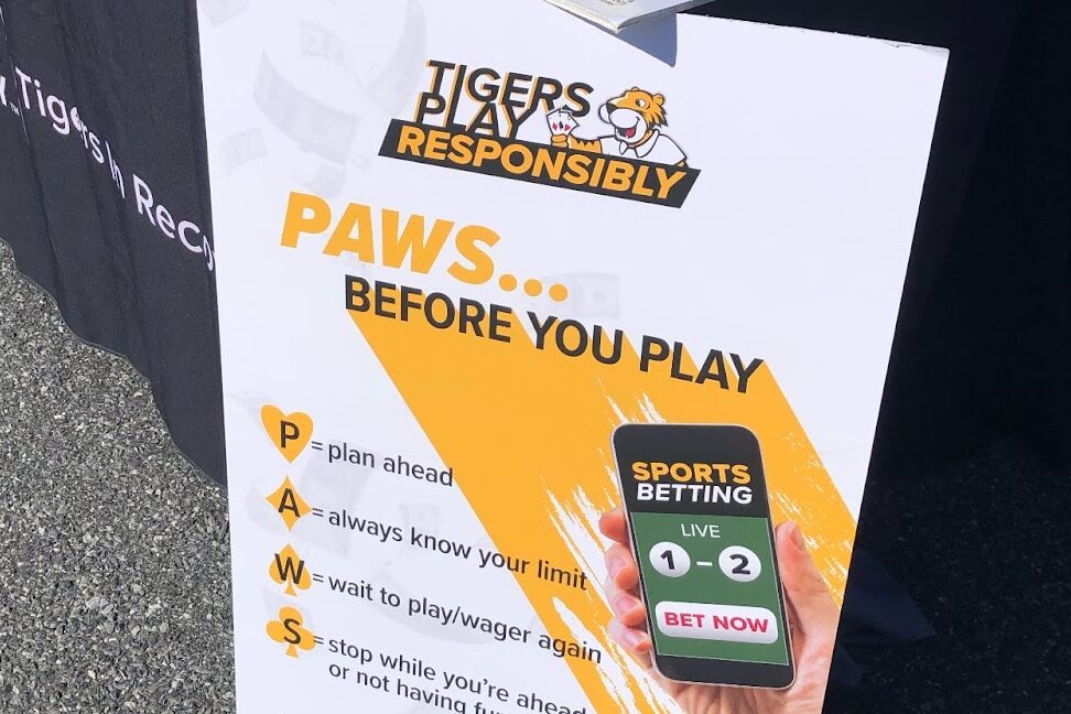 Towson University is implementing a program that seeks to educate students about problem gambling, according to reporting from our latest project, "Gambling on Campus," done in partnership with <a href="/HowardCenterUMD/">The Howard Center for Investigative Journalism</a> 

Story by <a href="/j_basena/">Julian Basena</a> &amp; @DerekOhringer 

READ: cnsmaryland.org/2023/02/27/a-m…