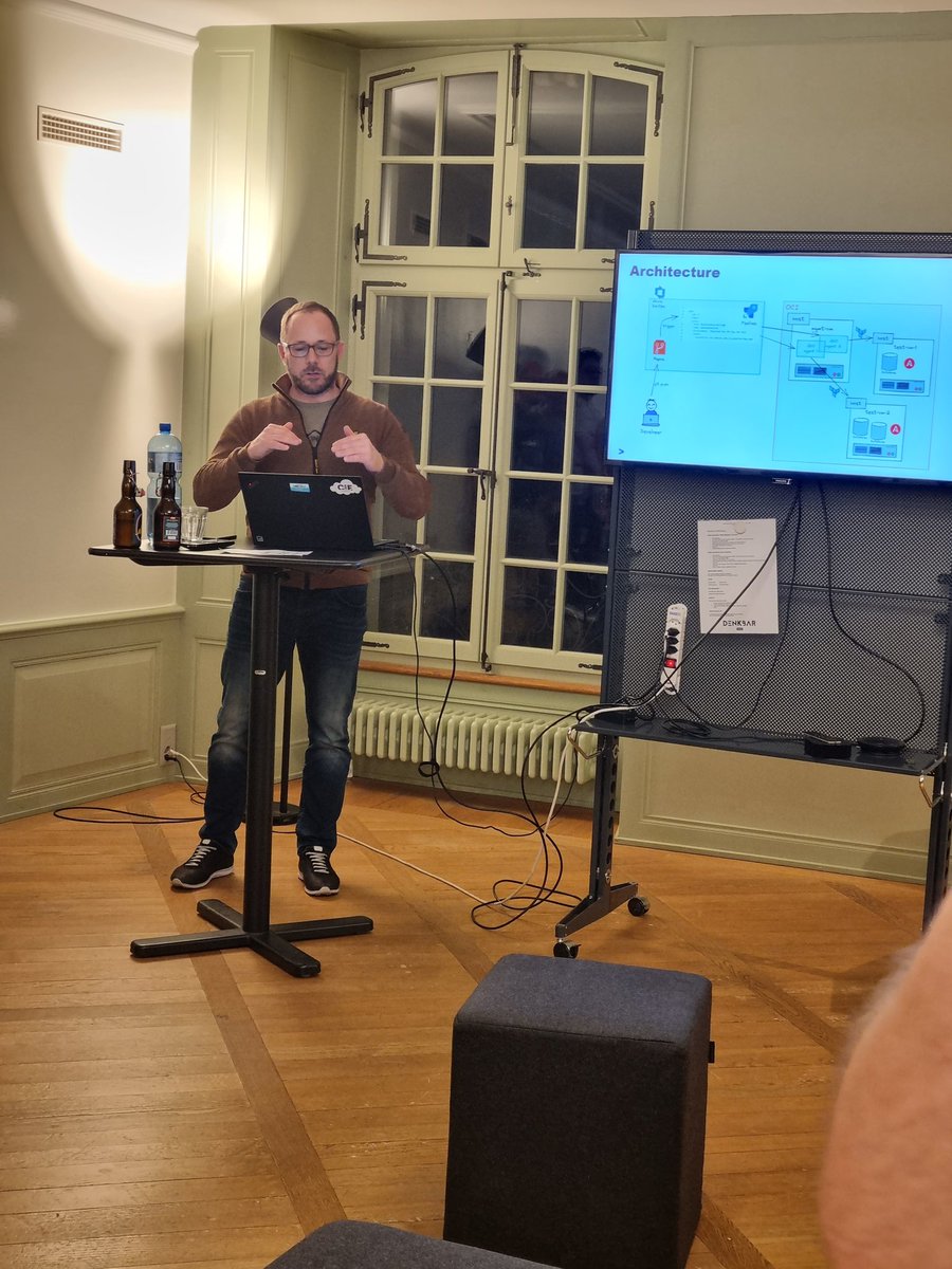swissOUC's tweet photo. 💬 Second #OracleBeerBern talk by @rstirnimann_ch about #database release testing with @AzureDevOps is ongoing! 

#SwissOUC https://t.co/eU43pjEaII