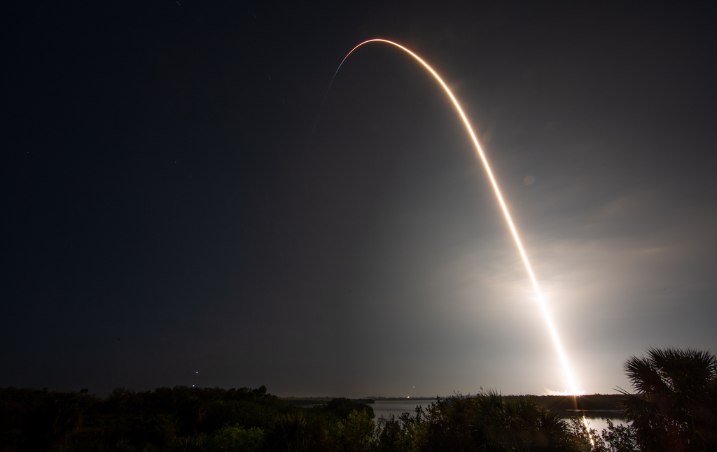 zengivenhere's tweet photo. Pre-Dawn Launch for Crew-6 via NASA https://t.co/KY0xdga6ek https://t.co/qQrv3gLjPl