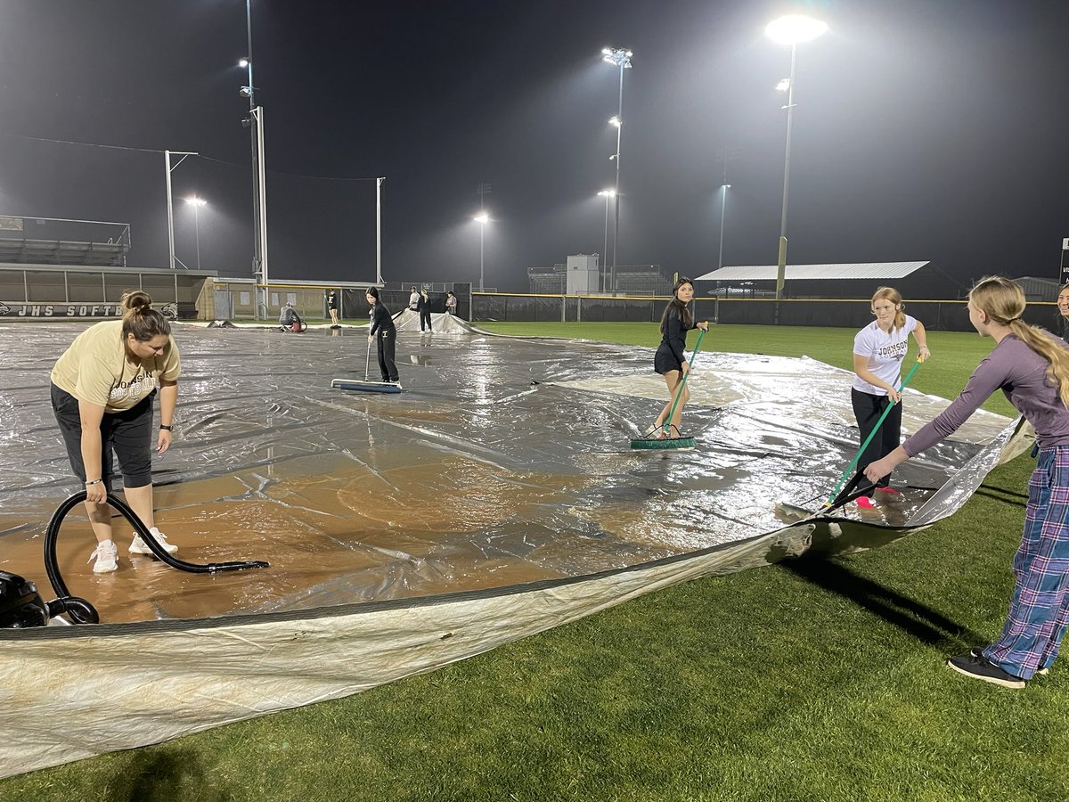 CoachLMoffett's tweet photo. Before and After…@JohnsonJagsSB at 5am getting their field ready for play in the Heart of Hays Round Robin, then playing in their first game at 9am.  #LetsGo #WhateverItTakes #TurfIt https://t.co/slHrHajpzu