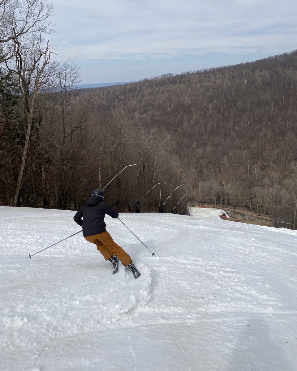 Laurel Mountain Ski tweet media