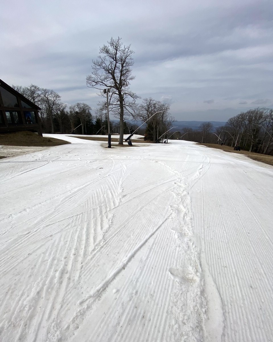 Laurel Mountain Ski tweet media