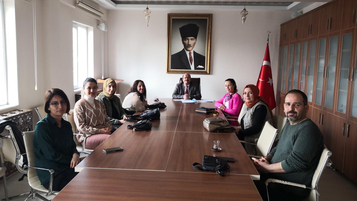 TalasMEM's tweet photo. Talas İlçe Psikososyal Koruma Önleme ve Krize Müdahale Ekibi toplantısı Şube Müdürü Şener Serim Başkanlığında yapılmıştır. İlçemize deprem bölgelerinden gelen öğrencilere yapılan çalışmalar değerlendirilmiş ve yapılacak çalışmalar planlanmıştır. https://t.co/1f4QU8G1HP