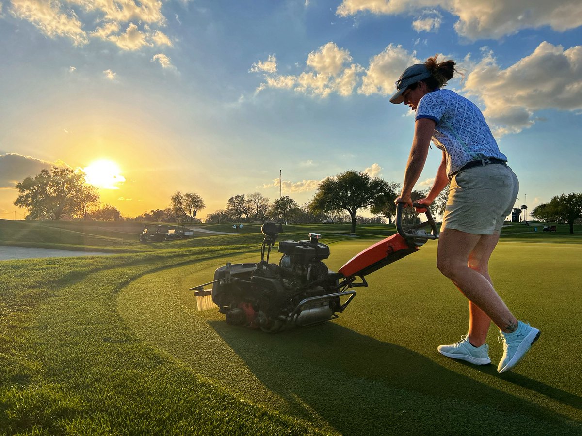 Happy to be part of the <a href="/womeninturfteam/">Women in Turf Team</a> this week helping out @a_hills1719 and staff for the Arnold Palmer Invitational