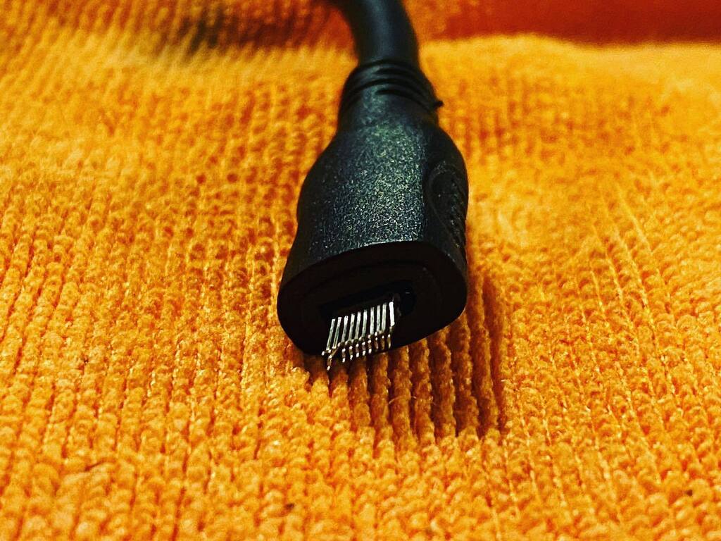 STPinball's tweet image. When the camera keeps cutting out, it might be time to replace the cable. #camera #pinball #streaming #wherestherestofit