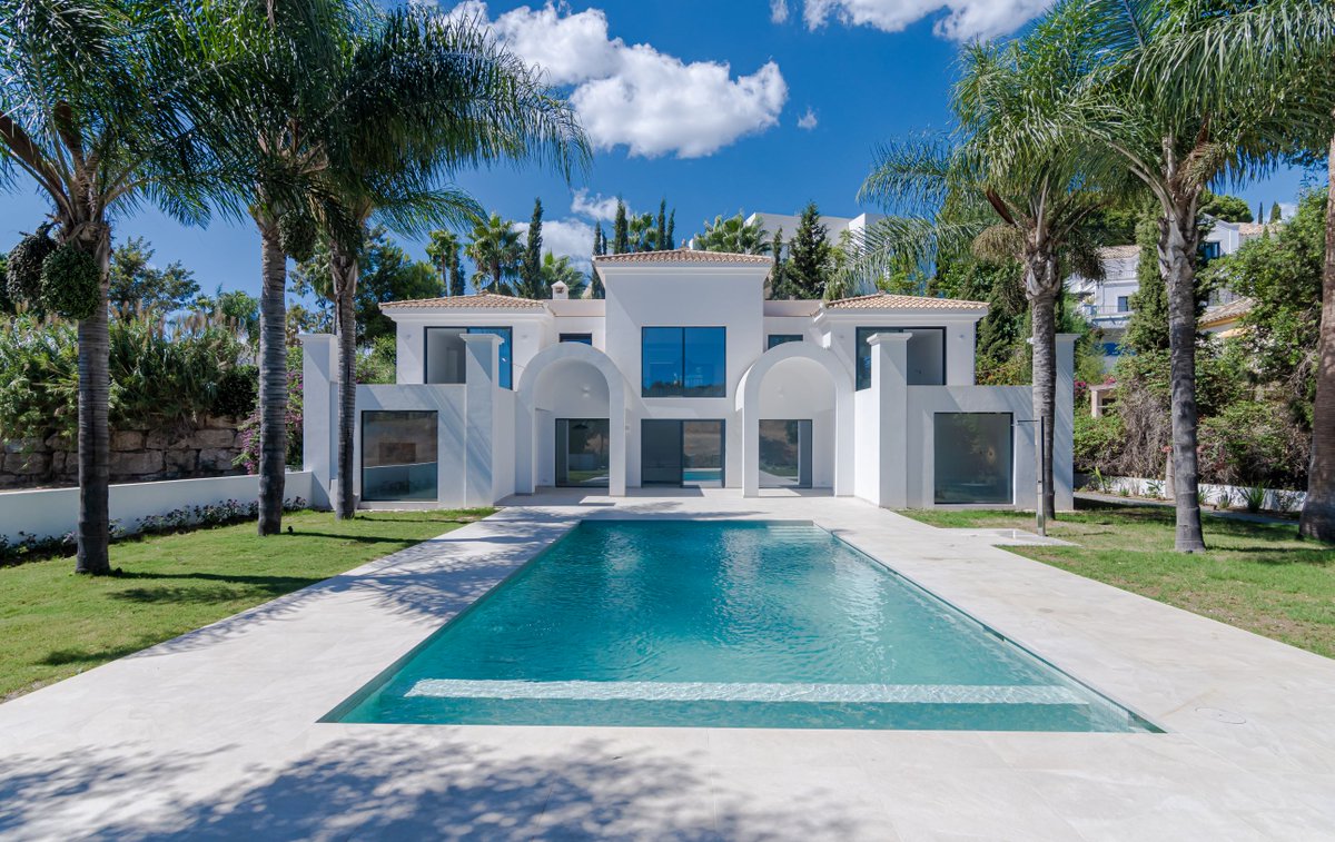 mibrobanus's tweet photo. Stunning Modern Villa El Paraiso Must Be Seen - Please call us now for more information or to arrange viewings https://t.co/EV4RGeIJVe https://t.co/N5hmODSaSt