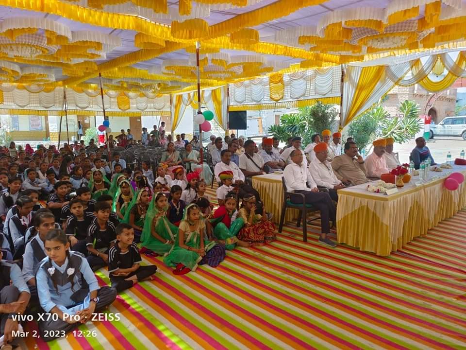 Drsamarjitsingh's tweet photo. Attended the annual function organized by the Mahatma Gandhi Government School ( English Medium ) at #Daspan
Thanks to school management for the honor. https://t.co/ZGLP7VyBHh