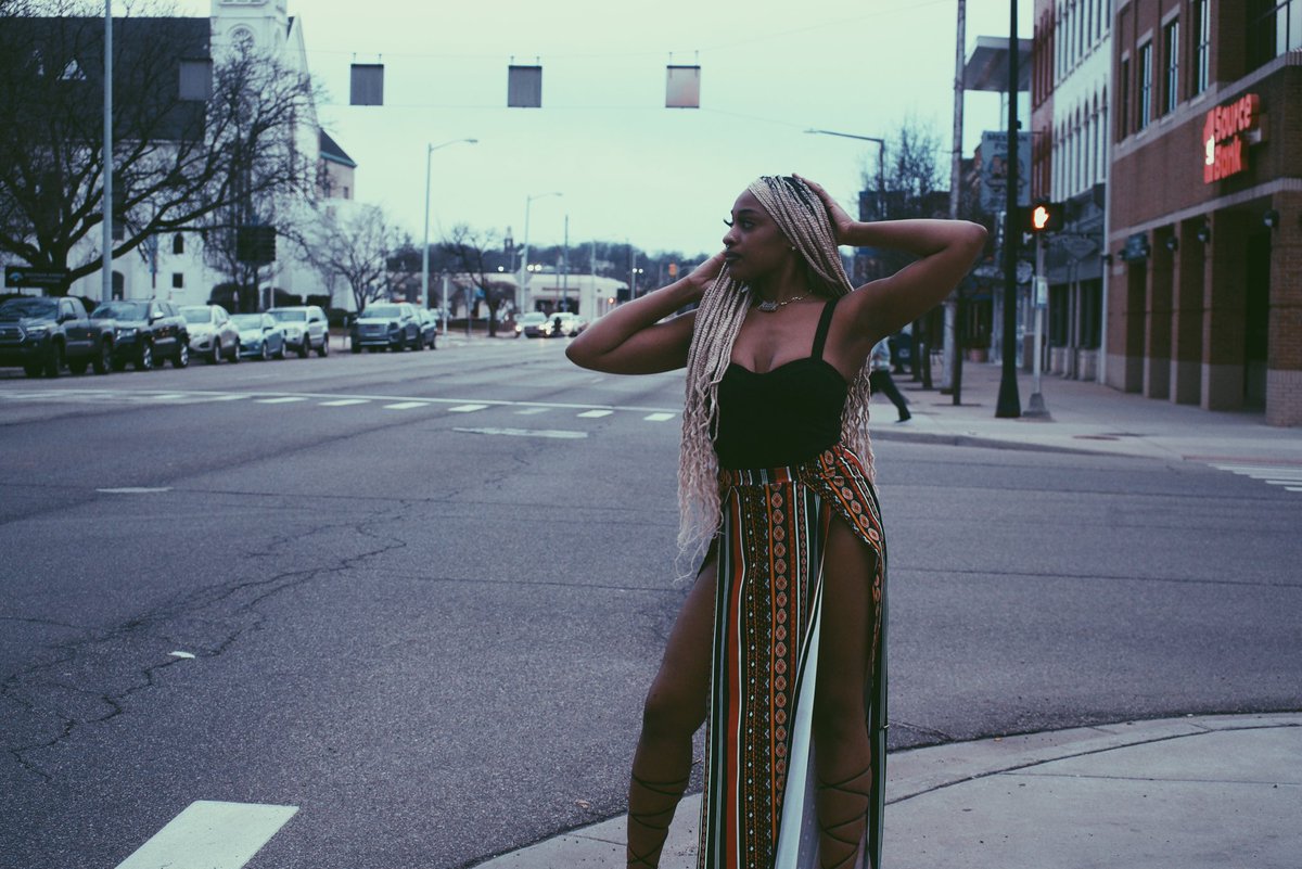 TheBIGWoop1's tweet image. CEO. ♟️📈🔥 

#NBBProduction #michiganmodel #FlintGirl #michiganmade 🏆