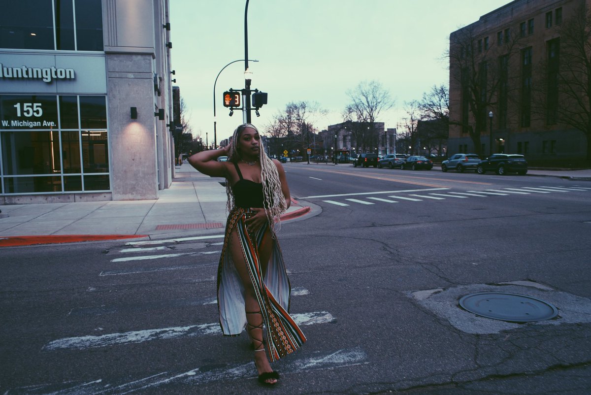 TheBIGWoop1's tweet image. CEO. ♟️📈🔥 

#NBBProduction #michiganmodel #FlintGirl #michiganmade 🏆