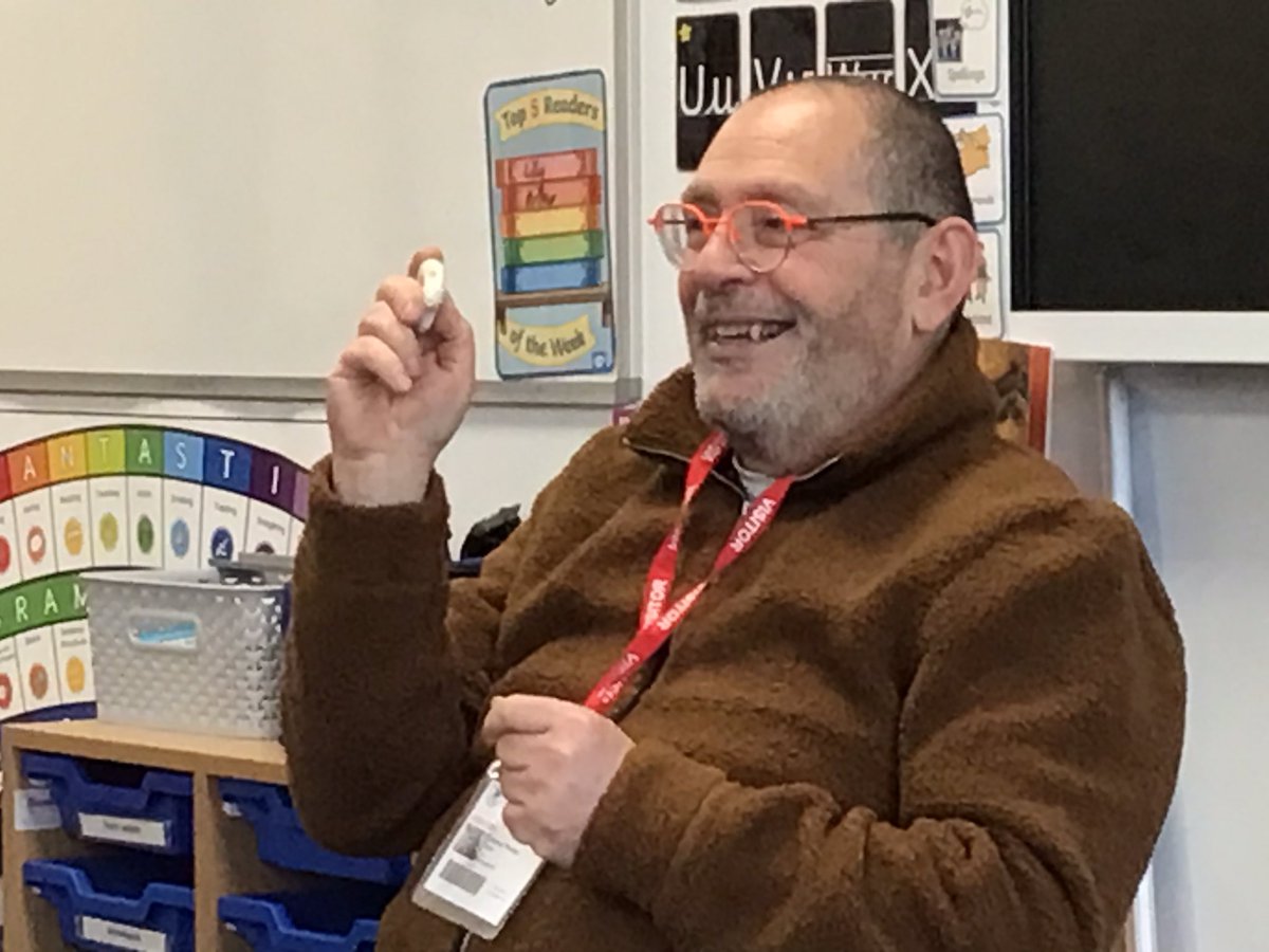 HilderthorpeSch's tweet photo. We enjoyed meeting author Saviour Pirotta this morning, hearing about his books and learning about where he gets his inspiration for new characters and objects he collects as story ideas. #hildyear4 #hildEng #hildread #readingweek https://t.co/fnszPCN6o3