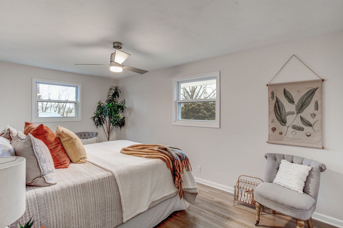 timburkey's tweet image. OPEN HOUSE &amp;amp; NEW PRICE | 55154 Caldwell Drive, Osceola
Saturday, March 4, 11am–1pm
Offered at $299,900 | 4 Beds | 2½ Baths | 2,060 ft²

Check out this beautifully updated two-story home in PHM schools.

More information: burkeyrealestate.com/homes-for-sale…