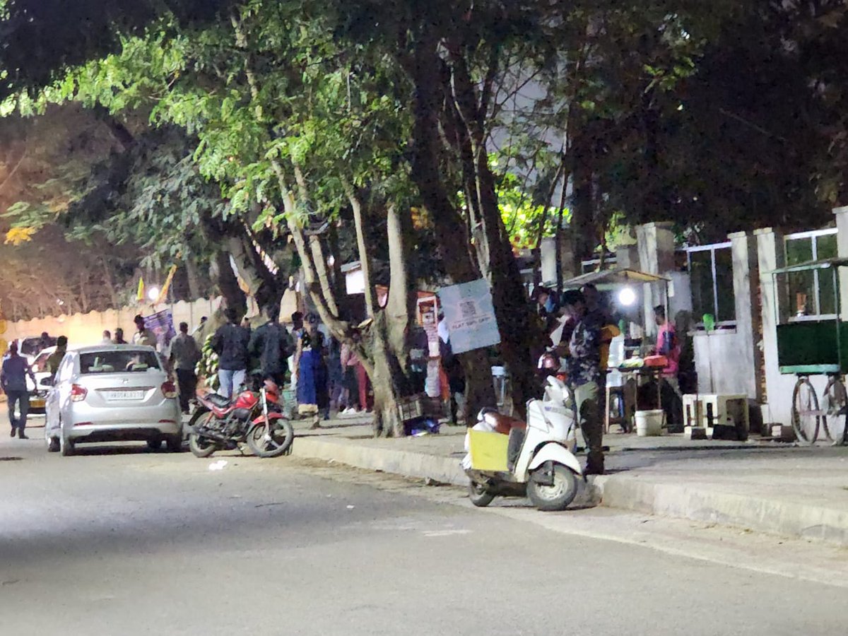 Anish Syril on Twitter "The footpath near Brigade Woods in ECC Road