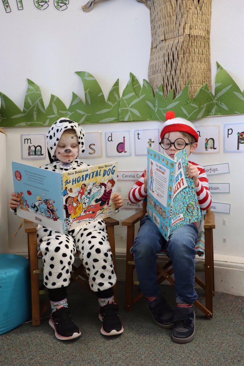 HawthornsEY's tweet photo. The Early Years children and staff have enjoyed dressing up for World Book Day! @HawthornsSchool https://t.co/Tl6ucjtb5X