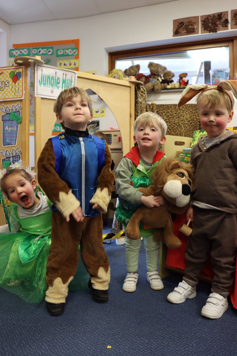 HawthornsEY's tweet photo. The Early Years children and staff have enjoyed dressing up for World Book Day! @HawthornsSchool https://t.co/Tl6ucjtb5X