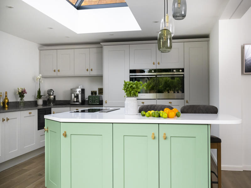 Why not add a bit of bling to your kitchen? Debbie chose a touch of gold to complement the green. ow.ly/7itR50MYkR7 #kitchendesign #kitchens #bathrooms #kitchensexeter #bespoke #interiordesign #traditional #contemporary