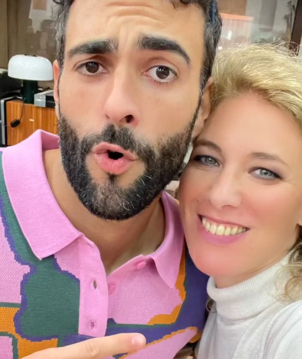 "Marco è una persona stupenda, l'avevo conosciuto in passato sempre alle Officine...E' molto umile e modesto, non "arrogante" e ha un talento pazzesco, unico, farà tanta strada...è stato emozionante accompagnarlo con il mio violino" grazie <a href="/ElsaMartignoni/">ElsaMartignoniViolinist</a> <a href="/mengonimarco/">Marco Mengoni</a> per te