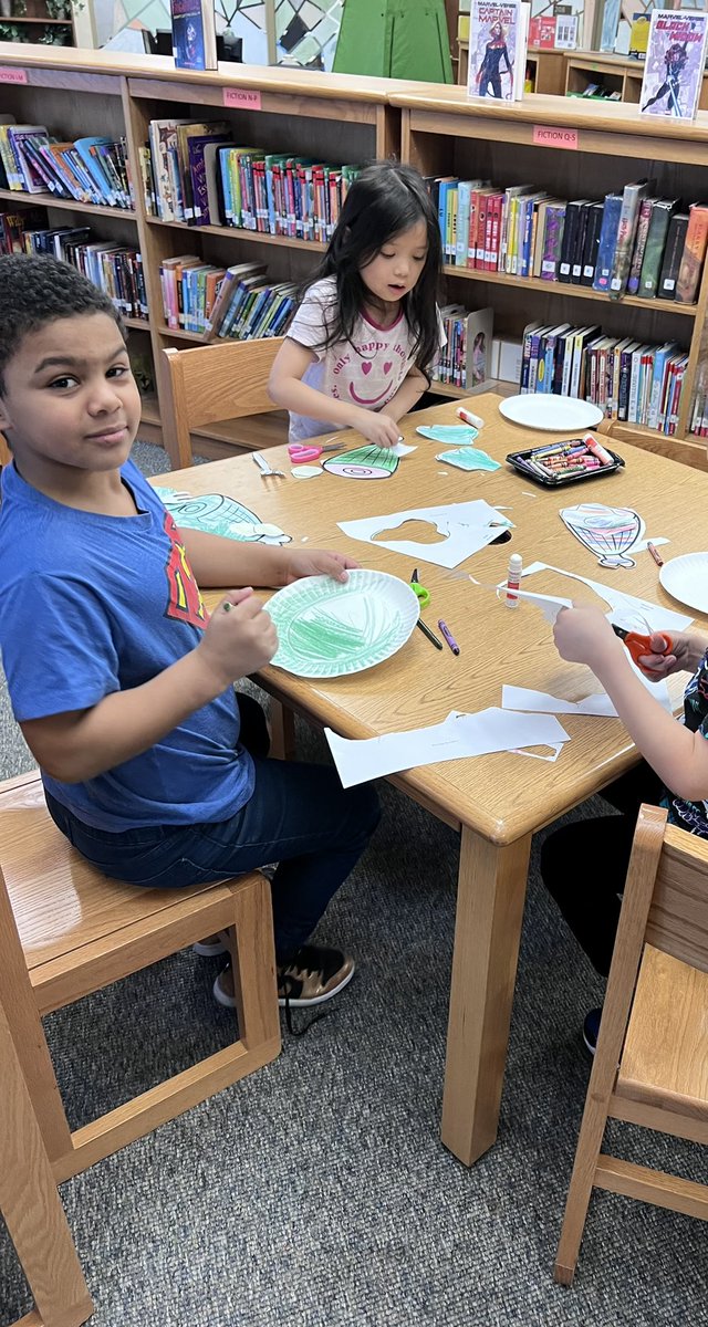 LibEricksen's tweet image. Happy Birthday Dr. Seuss! 📚🍳💚 #ReadAcrossAmerica2023 #ReadAcrossAmericaDay #DrSeuss #librariesrock #schoollibraries @HammondTerrilyn @RCSDLibraries @RCSDsch5 @NYBookDr