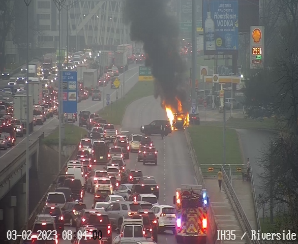 austinmobility's tweet photo. A car on fire north of IH 35 &amp; Riverside has the northbound frontage road closed on IH 35 northbound frontage. Consider alternate routes and expect delays. #ATXtraffic https://t.co/iUZxGx3o6d