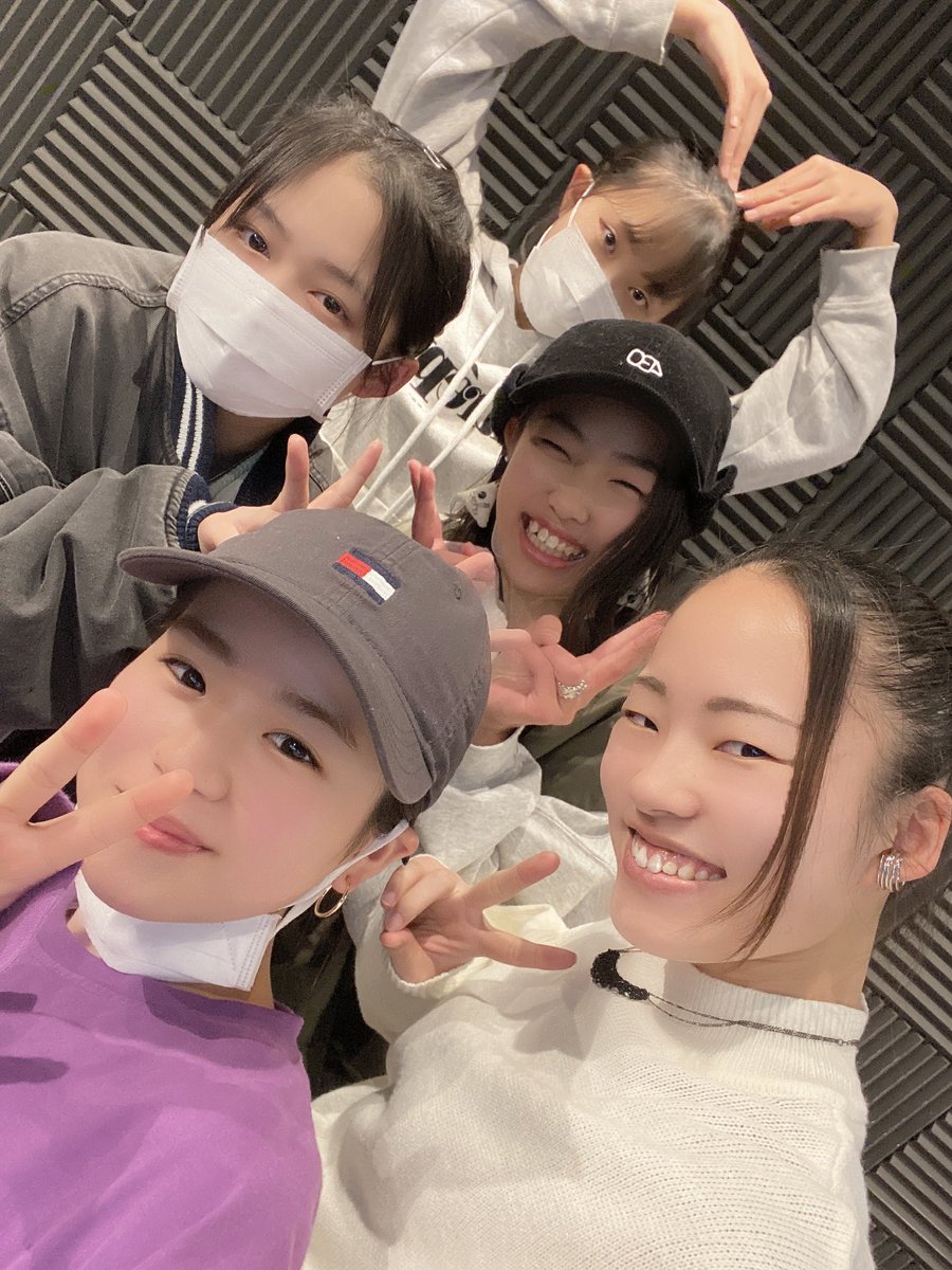 CCM_PWL's tweet photo. 明日の千葉は冷えるみたい😖🍃
体調管理気をつけていこ!
写真は先月の映画 #ダマガール のレッスンの日にて💓
今月はたくさん会えるから楽しみ!撮影頑張ります🔥
公開されたらみんな観てね🥺
#catchandflow #けん玉 https://t.co/nm3pSutvSA