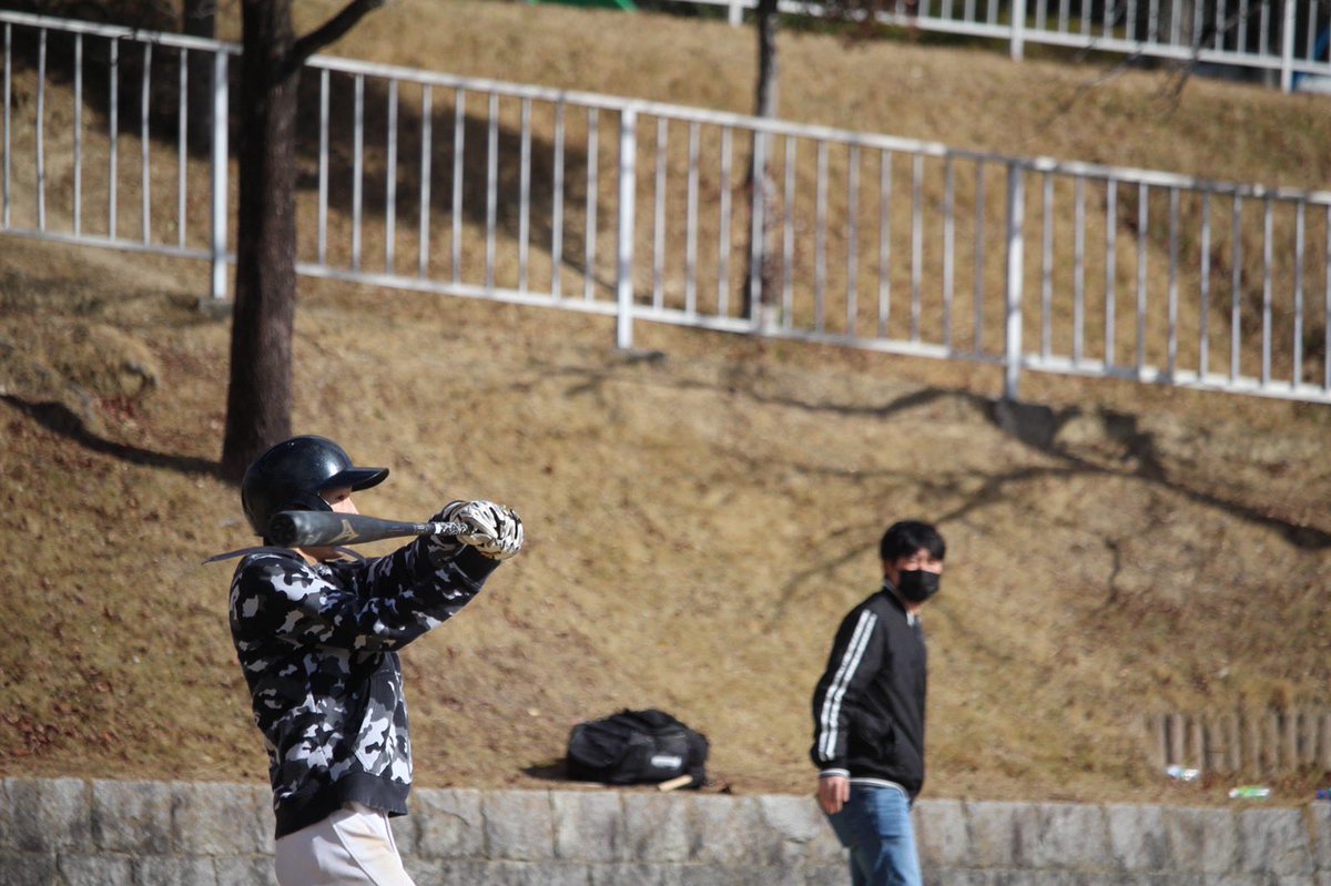 _HOTRODS's tweet photo. 2/26 vs CRONIESさん
11-2○
初対戦のCRONIESさんとの一戦。場所はウバムランでも有名な姥子山公園（笑）相手のミスにつけ込み大勝！
投げては小山→加藤→葛島→眞田のリレーで封じ込みました🙂3月の大会に向けて今週は練習の予定です。調整もきっちりして迎えたいですね😎 https://t.co/WYKbyQq0Xy