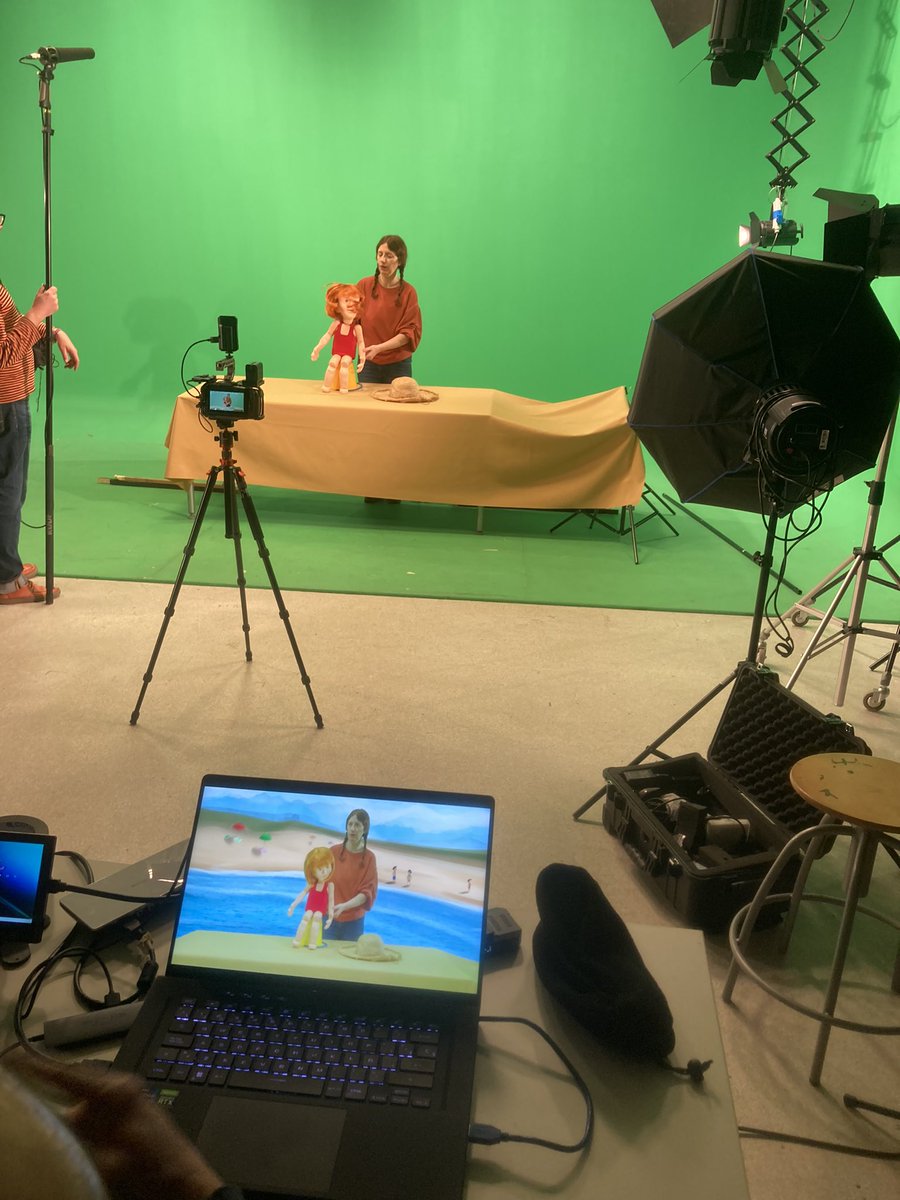 Roberto_lo's tweet photo. Hoy grabando las “pildoras” infantiles de prevención del ahogamiento con Lis y @RaquelQueizas . Muy pronto en YouTube Kids y en https://t.co/sk3xm4030B @uvigo #remoss https://t.co/zKM5F60Byb