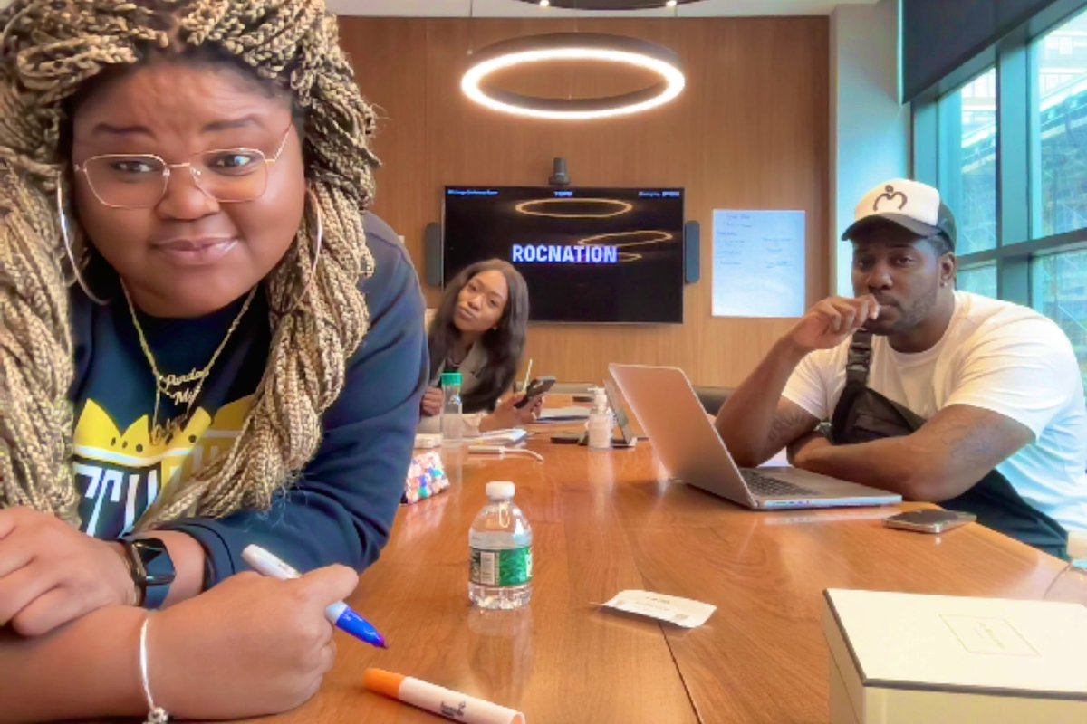 TayaSimmons's tweet image. Last year Roc Nation became a client &amp;amp; I became a label creative director. This year I’m Senior creative director, developing my own department &amp;amp; brought 4 members of my team w/ me all while still running my agency! ALHAMDULLILAH! Im so so grateful #getshotbyagirl Allahu Akbar