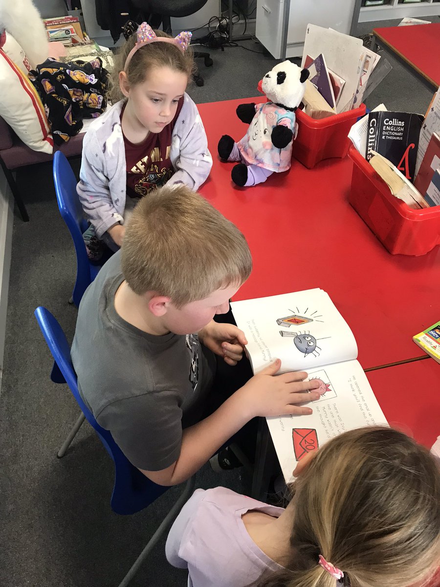 firsprimarysale's tweet image. #WorldBookDay2023 We have loved combining #Y6Magnolia and #Y2Walnut to share books and our love of reading with 📚