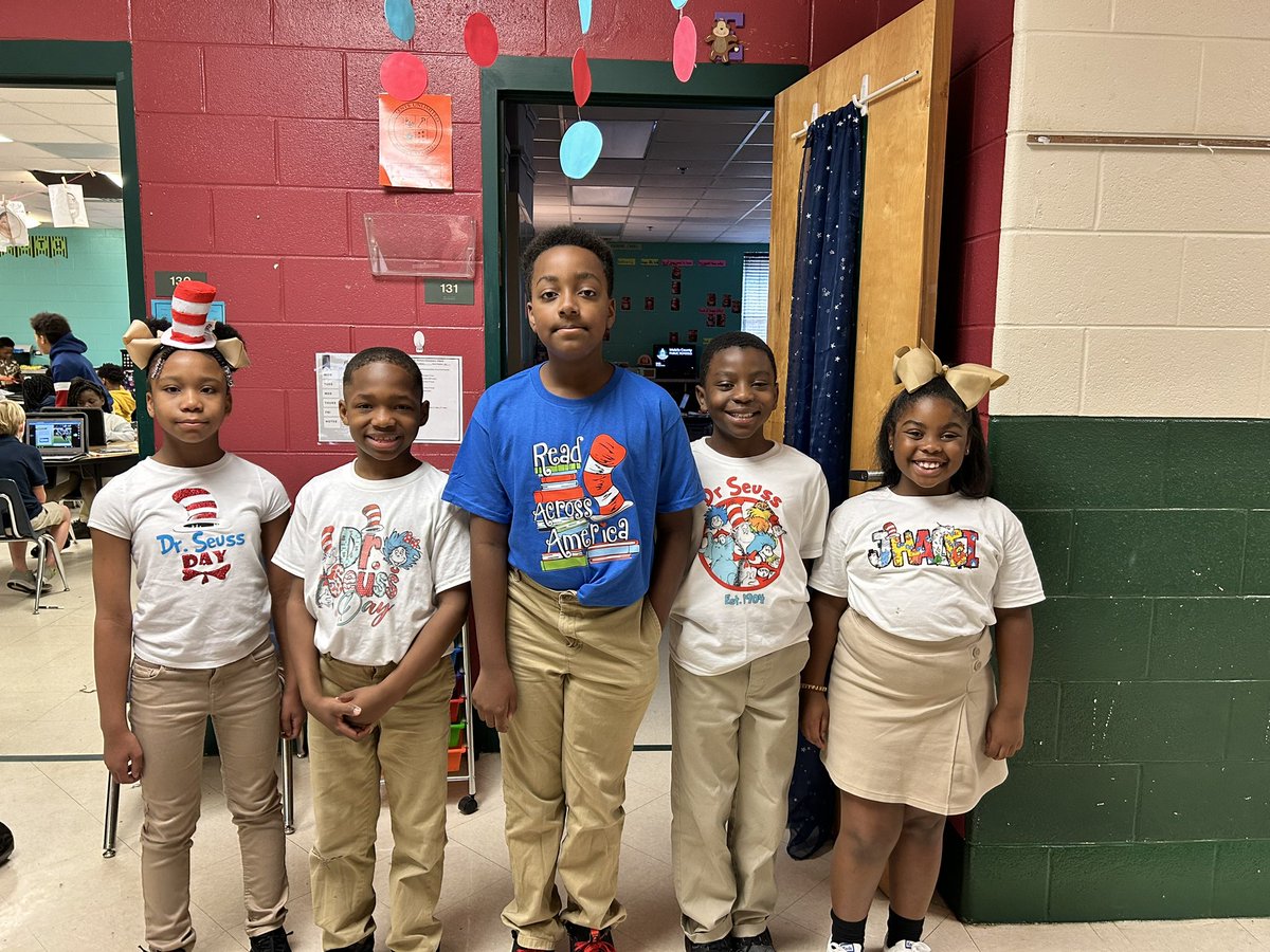 Seuss is on the loose at ERD! Happy Read Across America Today! <a href="/DicksonTigers/">E.R. Dickson Tigers</a>