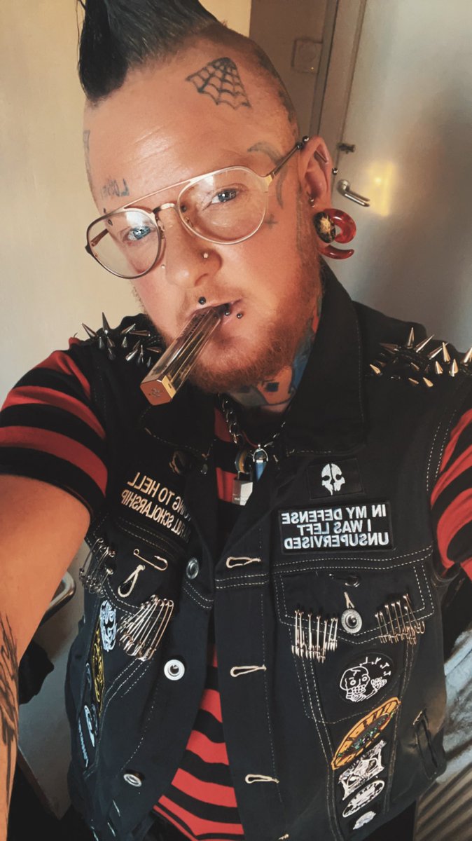 jaxon_kinney's tweet photo. Loving life tbt #bepround #binderboy #demons #Euphoria #FTM #ftmbeard #80skidsrock #ftmbottomgrowth #ftmflirt #ftmgay #ftmgayasfk #ftmgayboi #ftmpacker #ftmtattooed #gingerberdo #ftmtattooedpunk #ftmviking #justjaxjourney #lgbtqiaplus #punks https://t.co/yaSdopfk2e