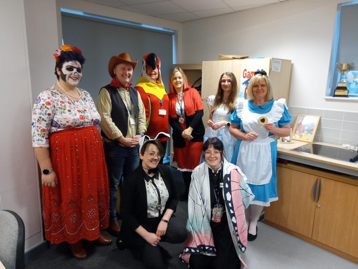 Everywhere you turn today in Beckfoot you'll see staff supporting #WorldBookDay. Great effort from @BeckfootSEND 🦜🐰💀🤠