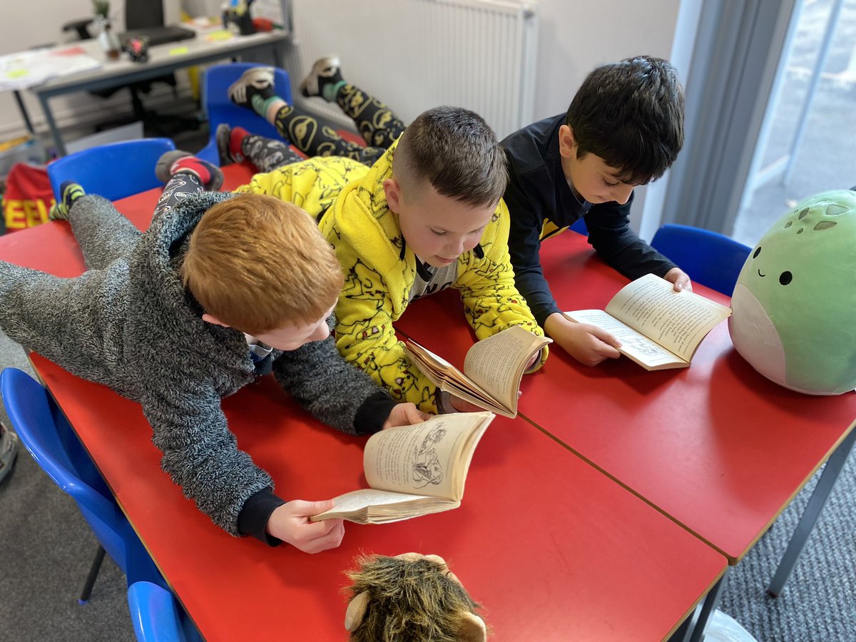 firsprimarysale's tweet photo. #WorldBookDay2023 is well under way in #Y4Poplar where we hold the environment in which we read extremely important. Where do you like to read a book? On your own or with a friend, read today.π ποΈ #readingforpleasure #readingfirs https://t.co/foq6VMoftf