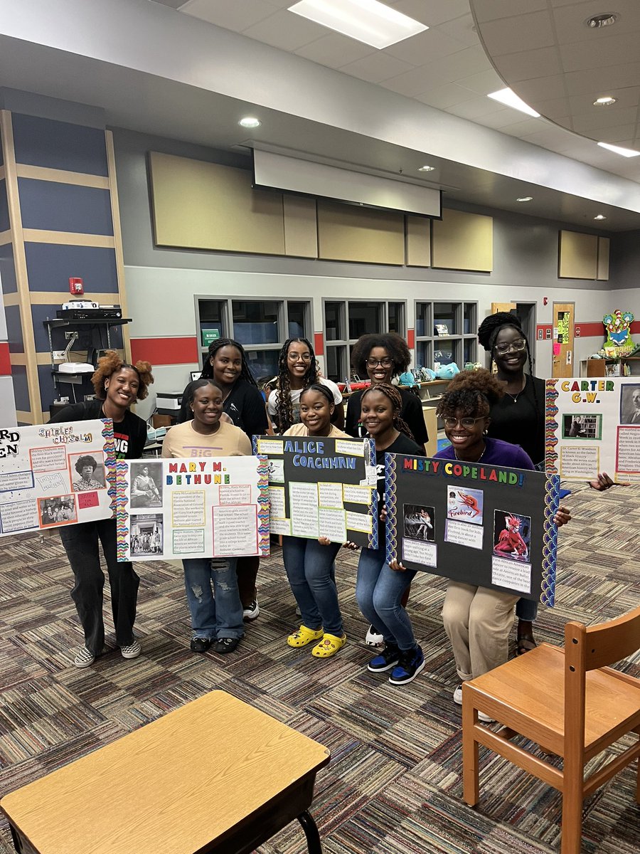 BslsUcf's tweet photo. The UCF Chapter of Big Sister Little Sister Mentoring Program decided there was no better way to end this Black History Month than by giving back to the generation coming behind us💜🧡
#blackhistorymonth #communityservice #ucfbsls https://t.co/T9JVI6n61f