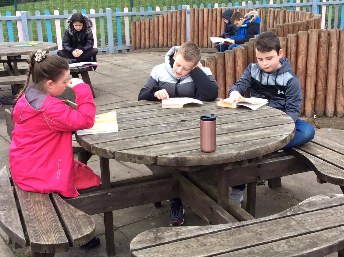 stbenedictswcps's tweet photo. Year 4 chose different strange places around school to read our books! Group 1 picked outside on the benches 📖 https://t.co/LVmoqbhdru