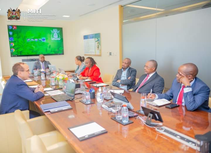 HonMoses_Kuria's tweet photo. MITI GCC Investment Roadshow
Dubai Edition
Meeting Number 2: Investment Corporation of Dubai
Douraid Zaghouani
Executive Vice President COO.
#KeIsOpenForBusiness
#QualityInvestments. https://t.co/Ot1r4HL2fC