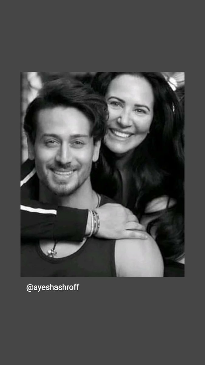 SumanPatelSumo's tweet photo. #HappyBirthdayTigerShroff 
🎂🎂🎂🎉🎉🎉✨✨✨🌼🌼🌼 https://t.co/arXrVf3dIp