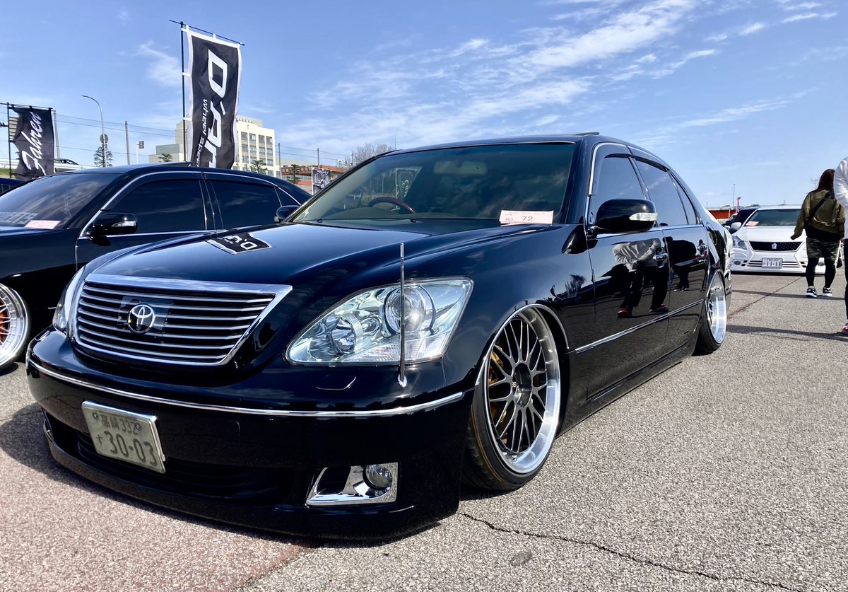 30mitsu_jp's tweet photo. #黒塗りセダン 
#BBS
#コーナーポール 
#セダン好きな人と繋がりたい https://t.co/r5silRiCU2