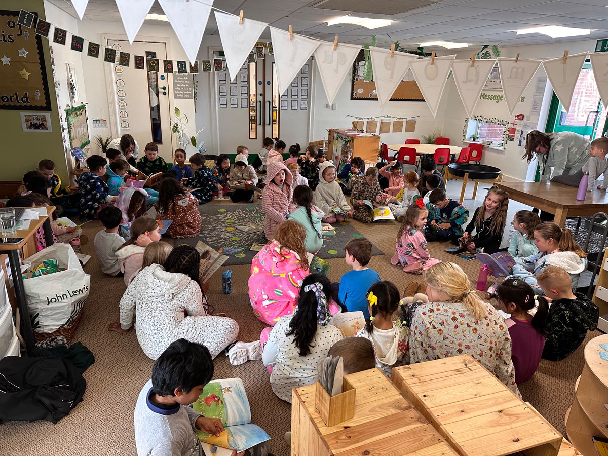 firsprimarysale's tweet photo. #WorldBookDay  #RecAsh #Y3Beech
We had a blast joining together to share a story in our pyjamas! https://t.co/j9hsijq83e