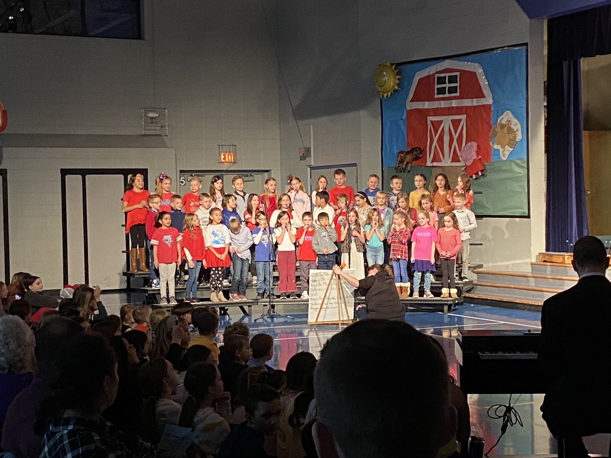 MsSMahal's tweet photo. So proud of these 2nd graders!! They did an amazing job at their musical last night! https://t.co/wDSCULEFZO