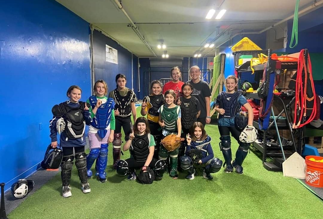 Grinderztraini1's tweet image. Grinderz Girls !!
#paulygirlfastpitch 
#offseasontraining 
#pitchingtraining
#catchertraining
#athletetraining
@TopPreps 
@CoastRecruits 
@ncsa 
@NIUSoftball 
@DePaulSB 
@RamblersSB 
@LorasAthletics 
@LFCollegeSB 
@GetRaptorFit 
@MattMeierkort 
@Mike29695324