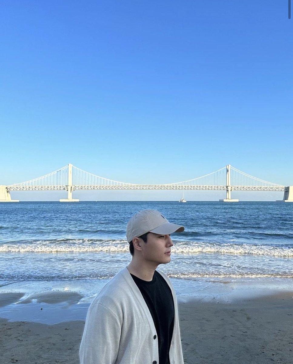 군인신분사진 인스타에 올라올거라고 꿈에도 몰랐는데